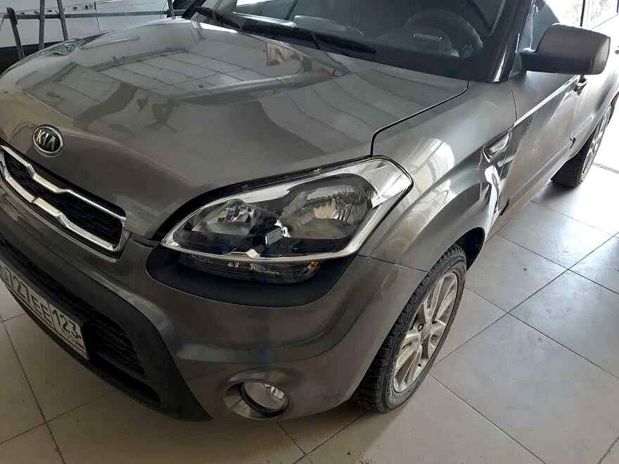 Kia Soul фото во время ремонта в автосервисе
