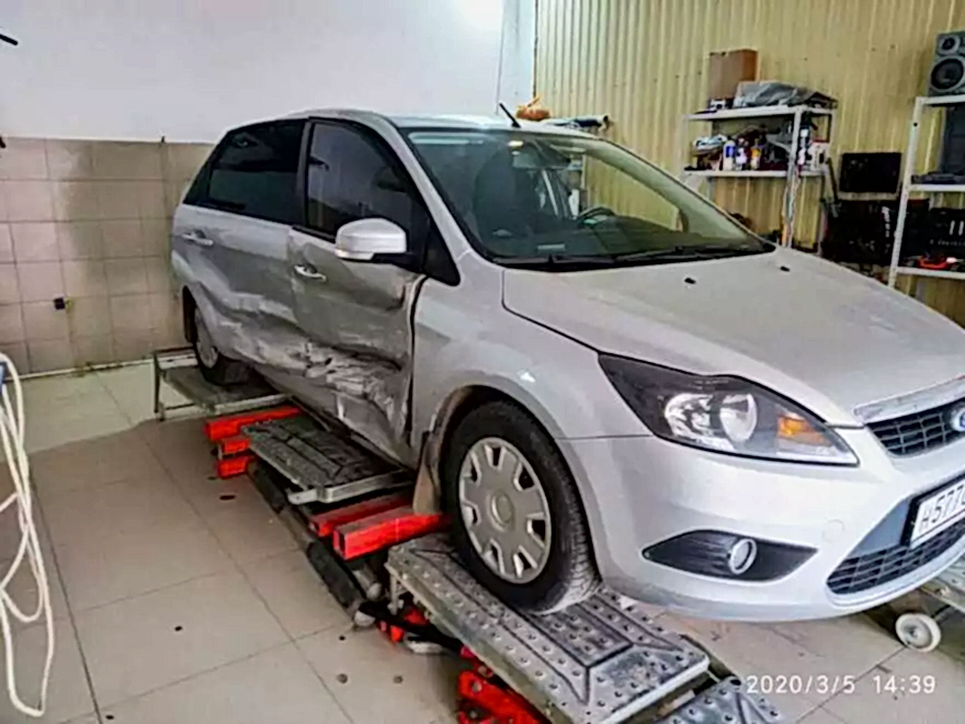 Ford Focus фото до ремонта