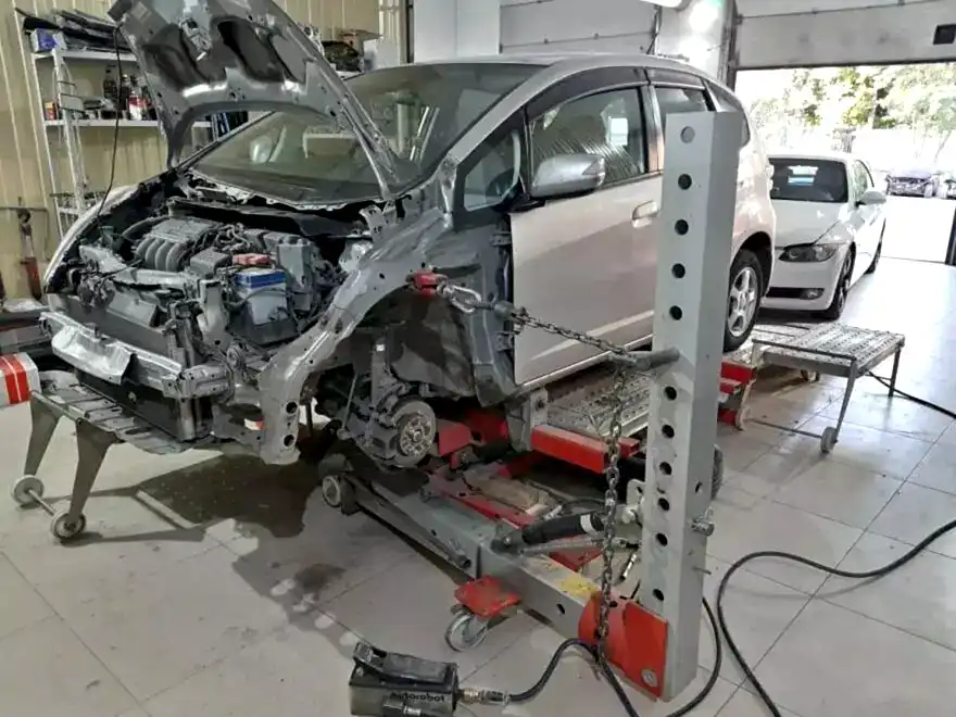 Honda Fit фото процесс восстановления геометрии