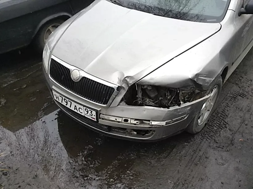 Toyota фото до ремонта вмятины